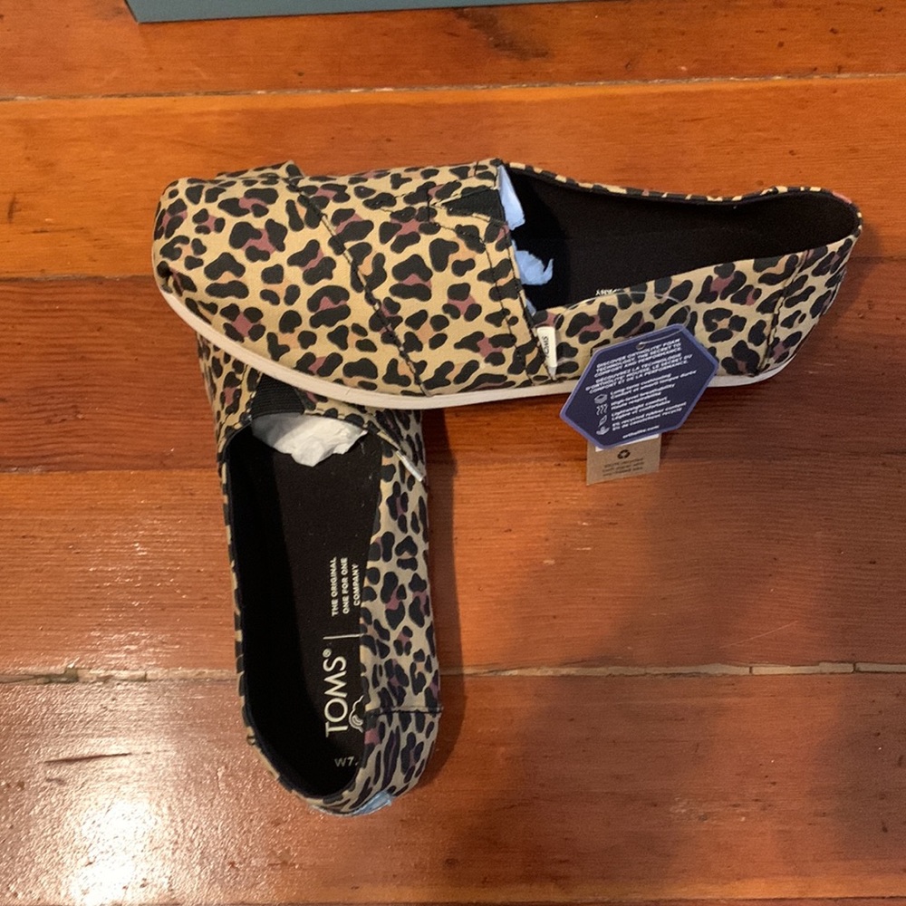 TOMS Classic Leopard Print